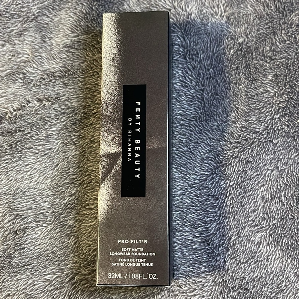 Fenty 485 Pro Filt’r Soft Matte Longwear Foundation - Picture 2 of 4